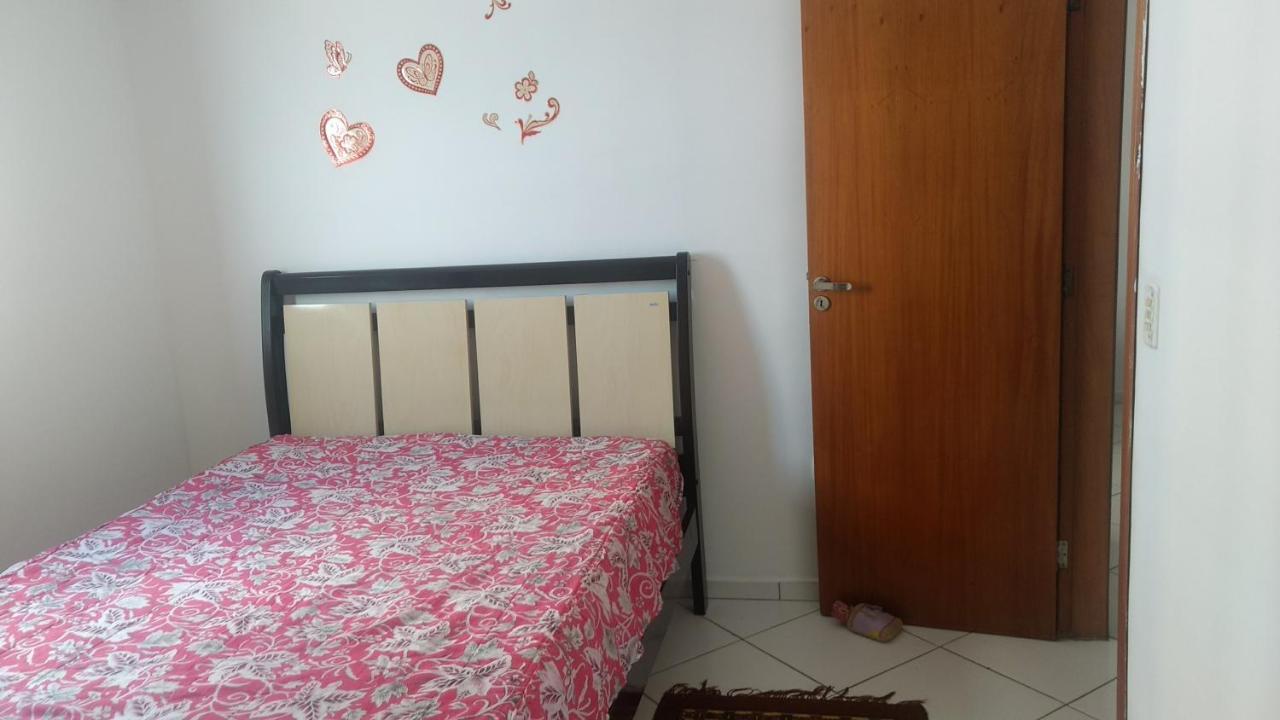 Belo Apartamento Com Vistas Para O Mar - Pe Na Areia - Churrasqueira Na Varanda ปรายากรันเด ภายนอก รูปภาพ